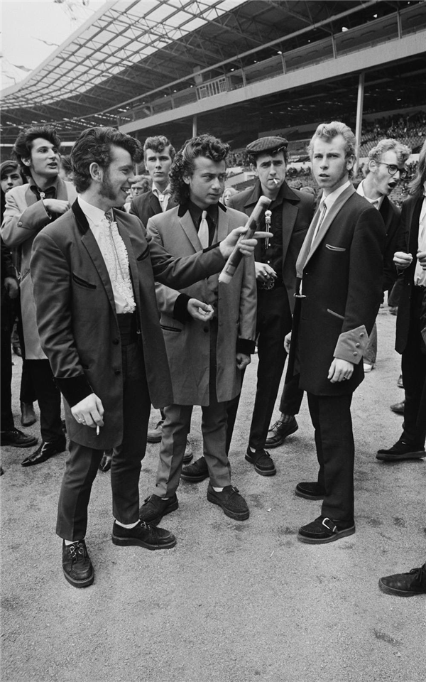 捕魚機:無聊的潮人們 又開始往自己脖子上拴繩了